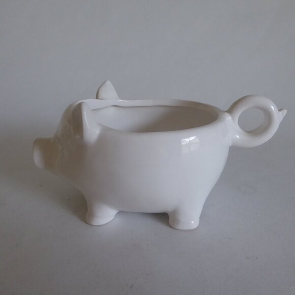 NEW CREATIVE CO-OP BRAND WHITE PIG CERAMIC HANDLED BOWL DISH - Picture 6 of 12